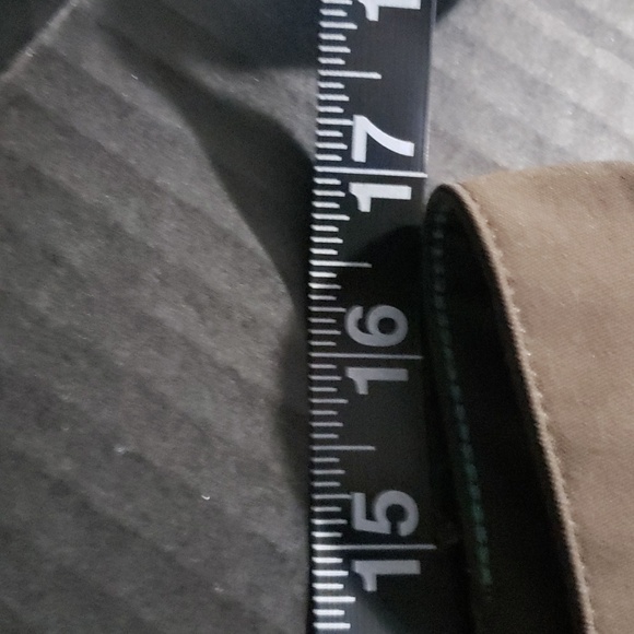 Mountain Equipment Co-op Shorts. Green. Size 10. - Picture 5 of 10